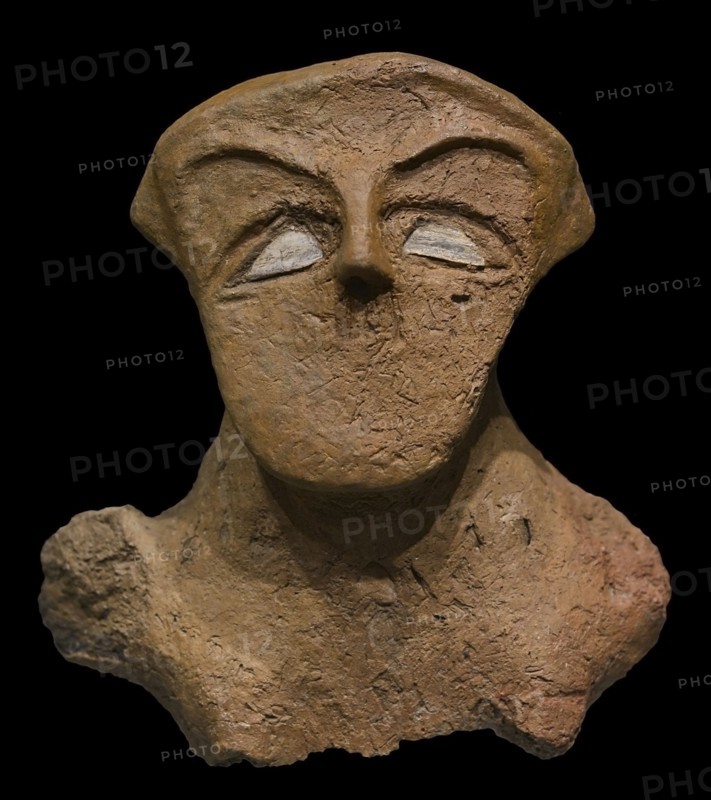 Neolithic. 6th millennium BC. Anthropomorphic figurine. From Nova Nadezhda, Sapareva Banya, Kyustendil region, Bulgaria. National Archaeological Museum. Sofia. Bulgaria.