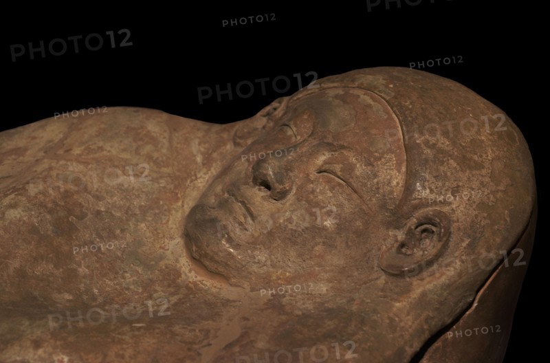 Anthropomorphic terracotta sarcophagus. Found in Ghar Barka, on the outskirts of Rabat (Malta). 6th century BC. Detail. National Museum of Archaeology. Valletta. Malta.