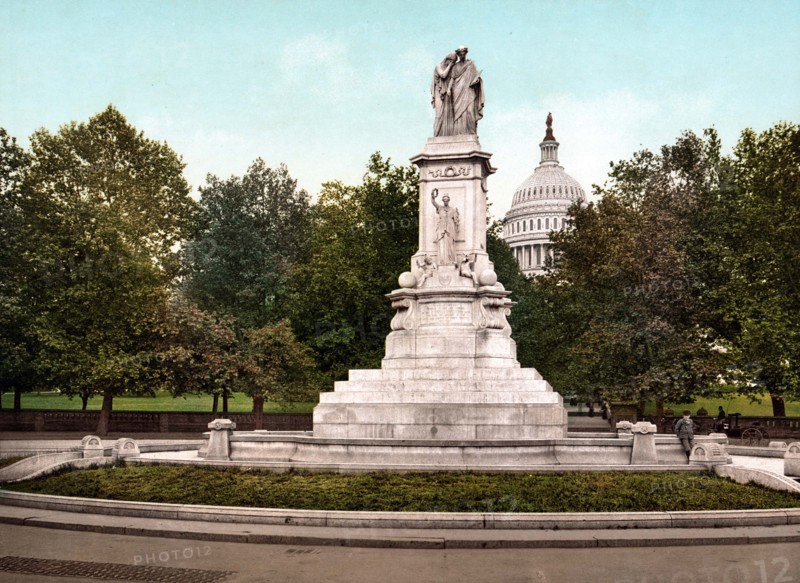 Peace Monument.