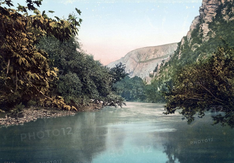 Entrance to the Valley of Temps.