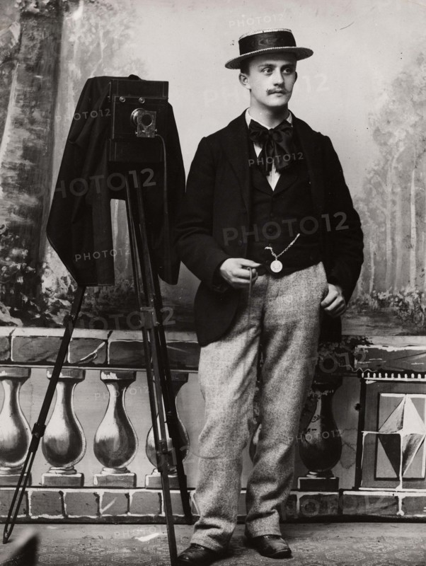 Emile Schall in his studio in Nancy.