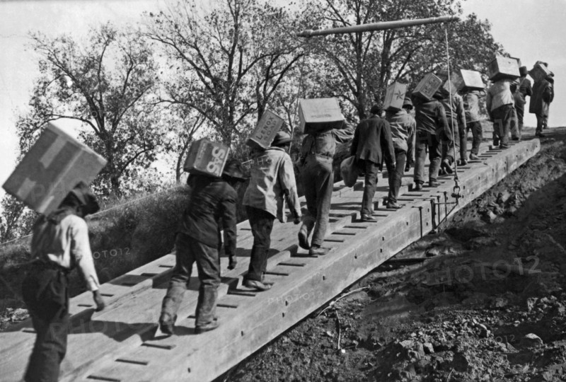 Unloading The Sidewheeler Boat