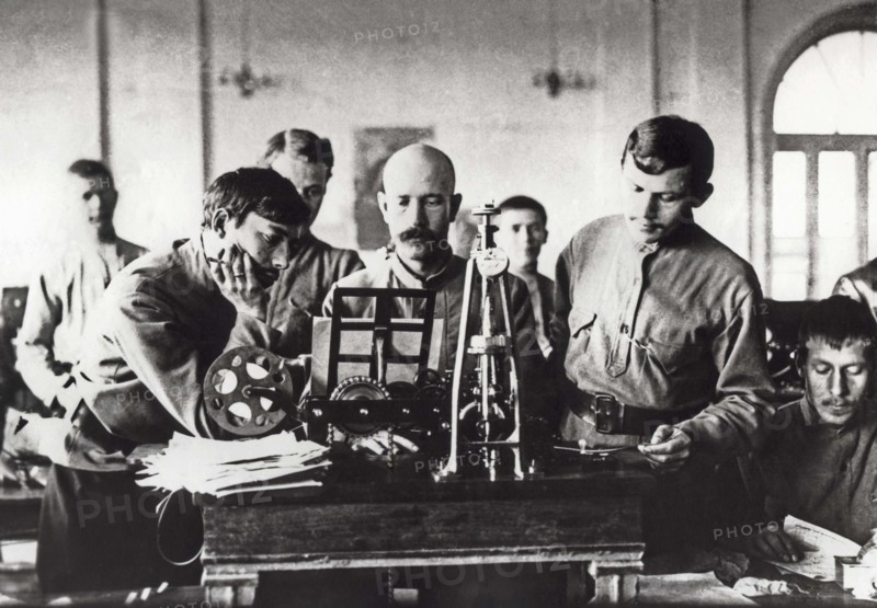 Red Telegraphists Of The Revolution