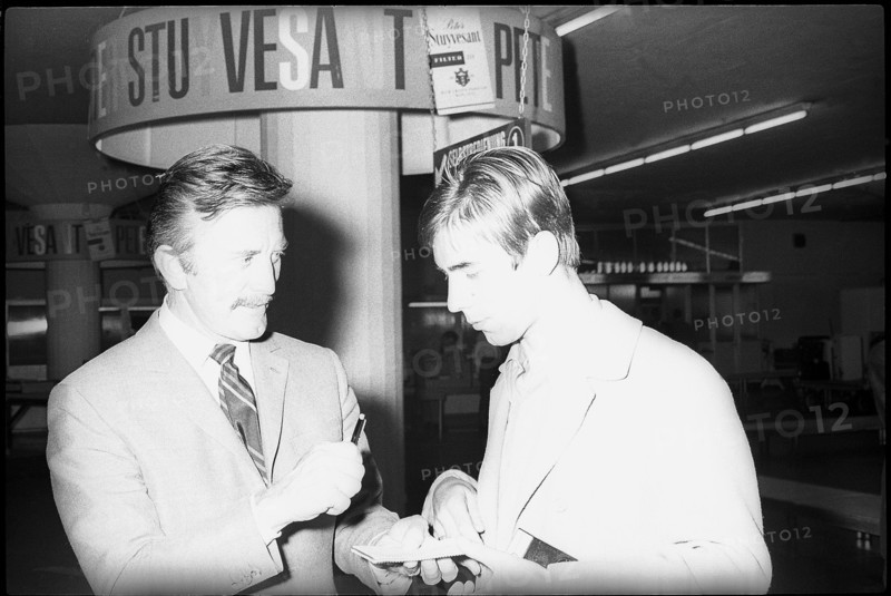 Kirk Douglas at the airport of Zurich-Kloten in 1969.