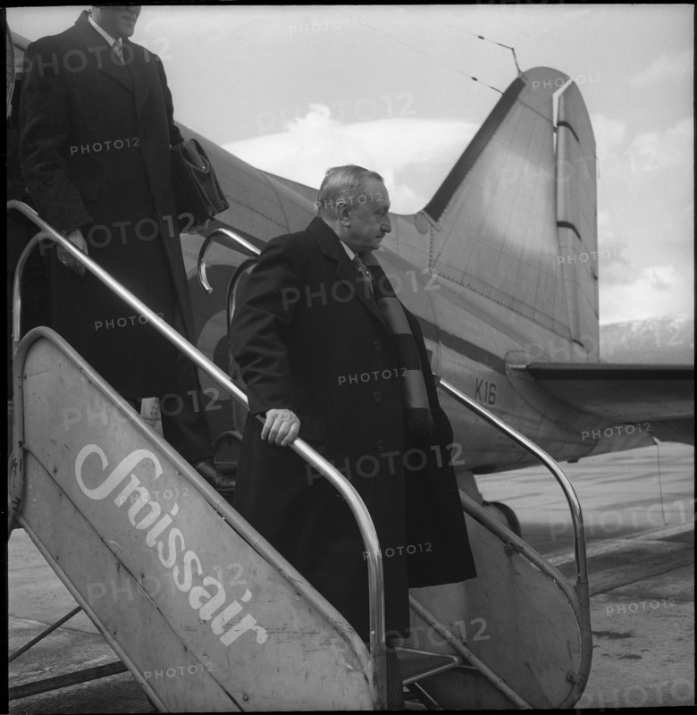 Albert Devv®ze in Geneva, 1950.