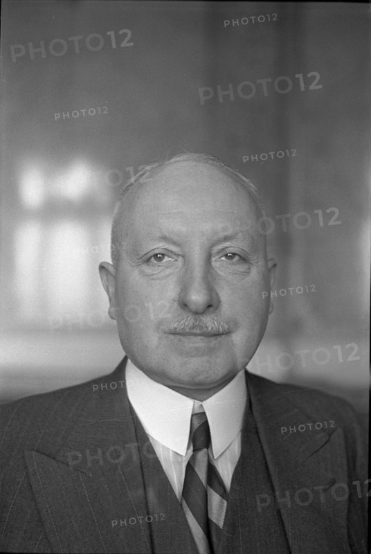 Alfred J. Bvºchi, engineer 1952.