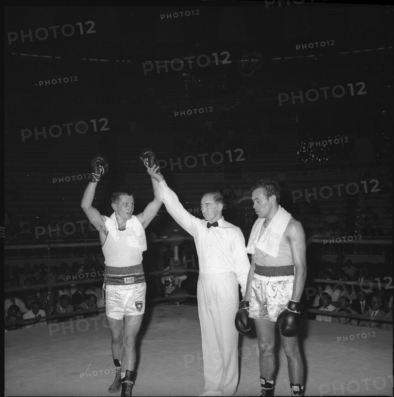 Olympic Games Rome 1960: Max Meier beat Roberto Martv?nez.