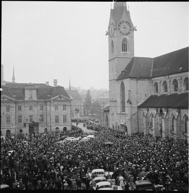 3 minute's silence for the people in Hungary, Zurich 1956.
