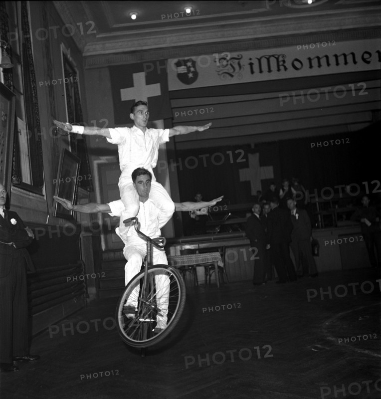Acrobatic cyclist Hans Mohn, 1952.