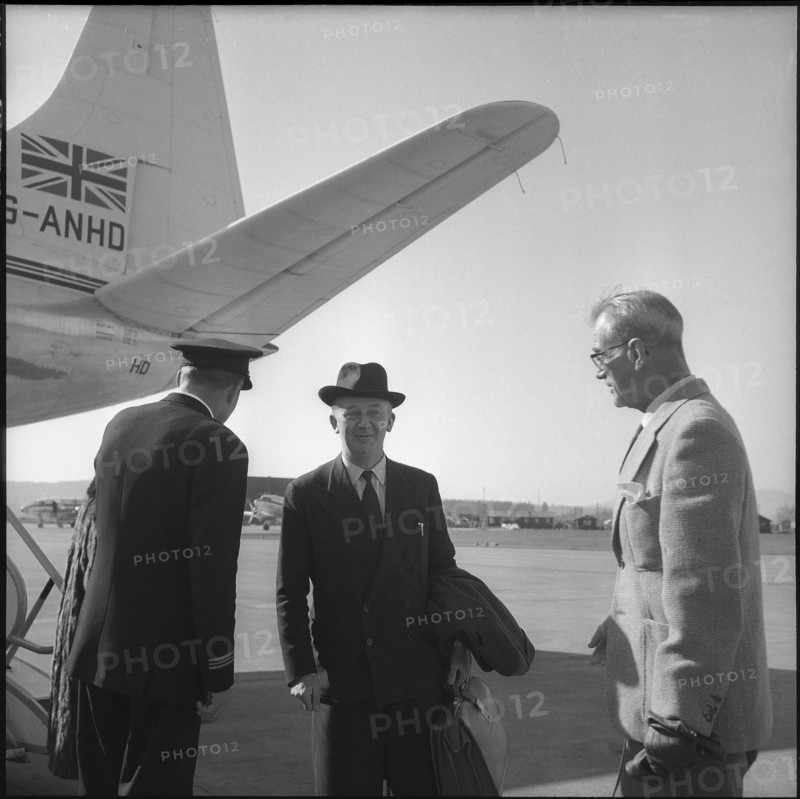 Arrival of Lord Edmond Davis at the airport of Zurich Kloten, 1957.