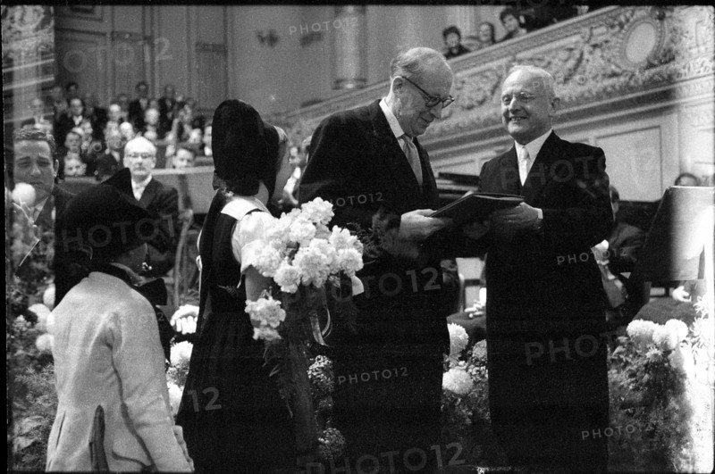 Robert Blum, conductor and Emil Landolt, city councillor 1960.