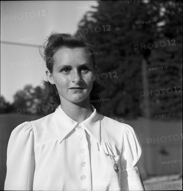 Figure roller skater Irma Mv?nch, around 1943.