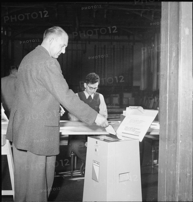 Election of the jury for the exhibition Zurich artists in Helmhaus 1950.