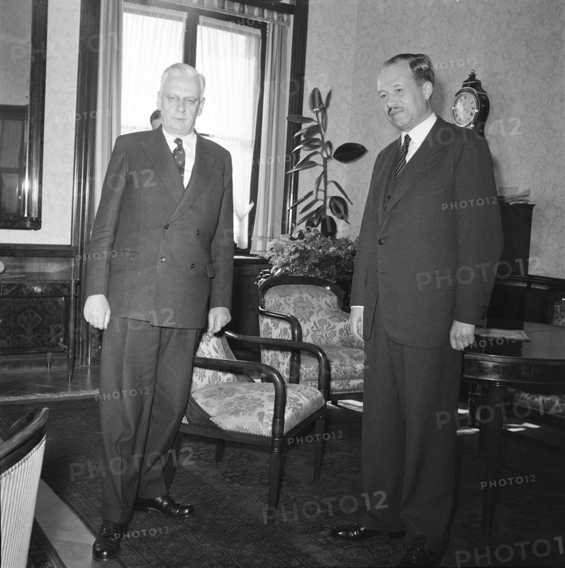 Federal President Feldmann welcomes Prince Franz Josef of Liechtenstein, 1956.