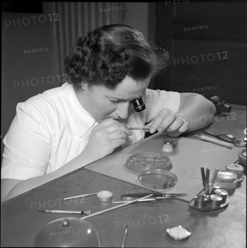 First female master watchmaker in Switzerland: Mrs. Gschwind-Wiedenmann, 1952.
