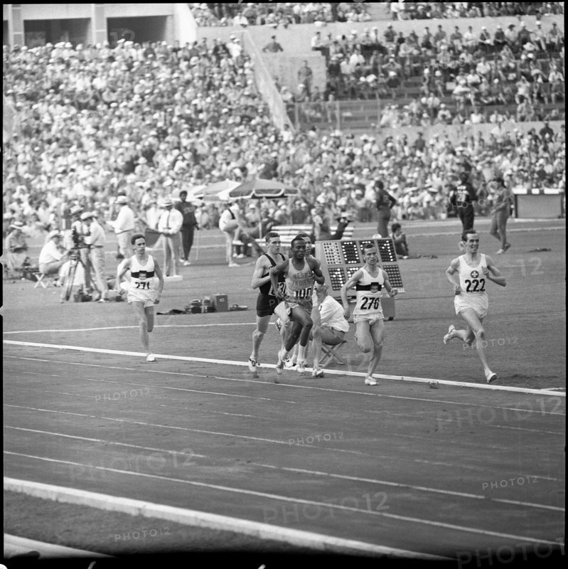 Rome 1960: final 800m; Waegli Nr. 222 leading after 400m.