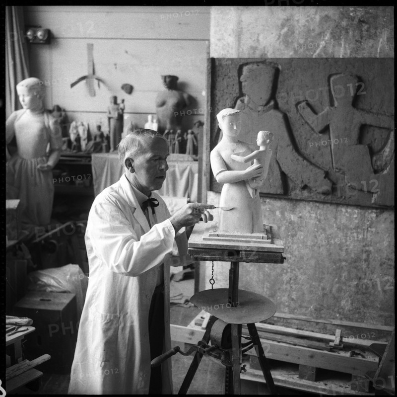 Hans von Matt in his studio, around 1950.