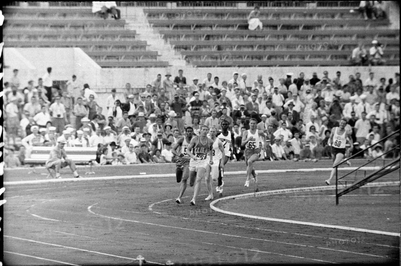 Rome 1960: 4x400m relay, heat 2., USA win.
