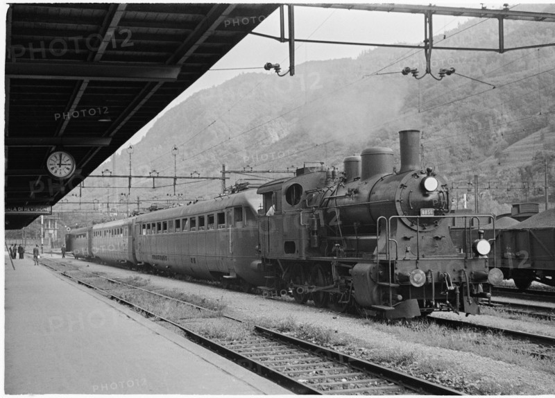 WW 2: border in Chiasso, station, 1943