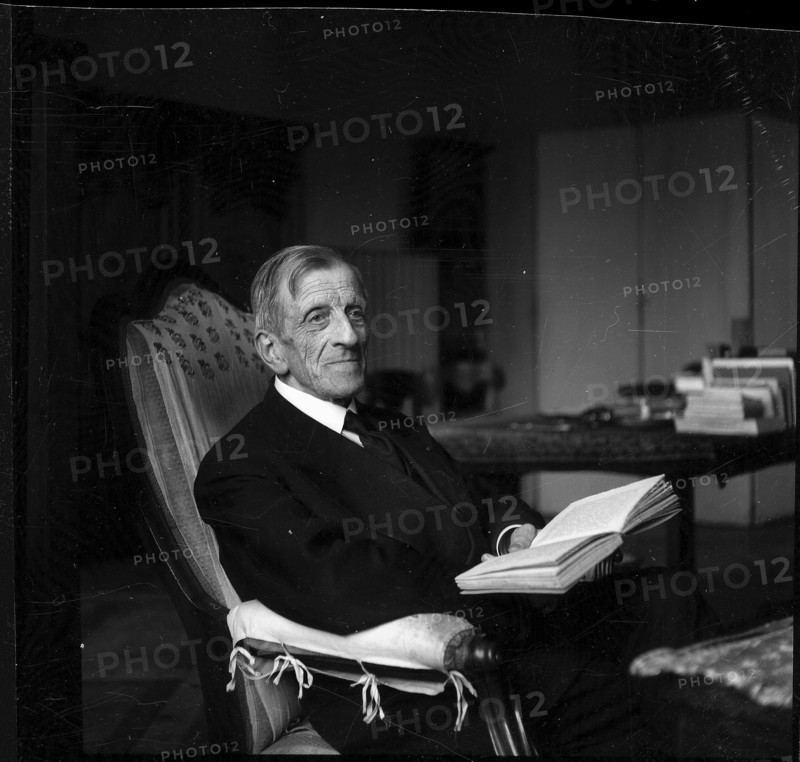 Gustave Doret circa in 1942 .