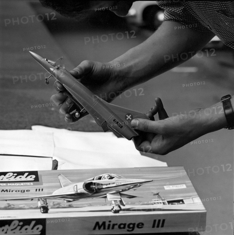 Mirage III model kit, 1964 .
