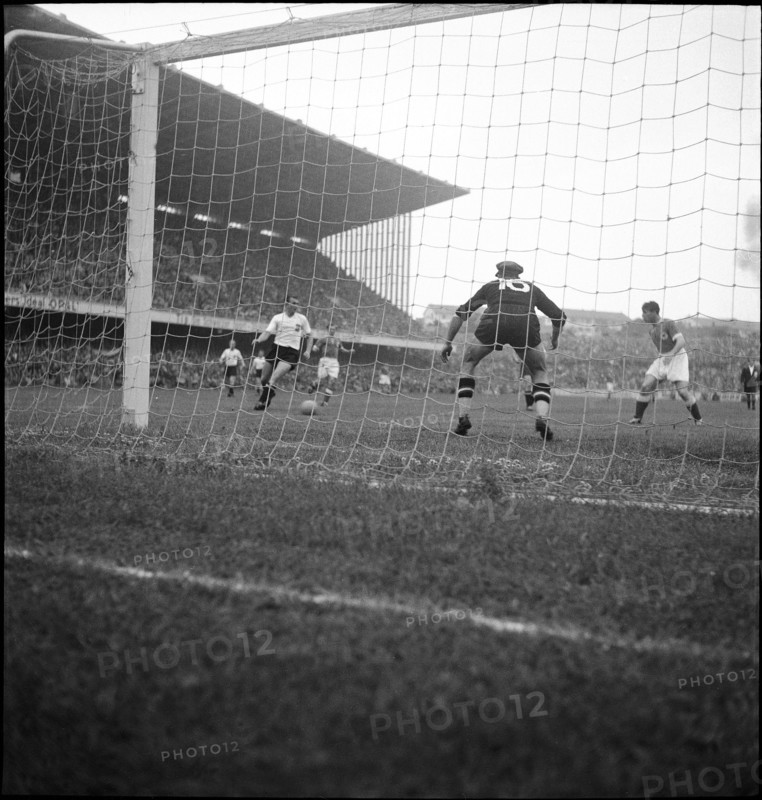 Football WC semi final 1954: Germany - Austria; keeper Zeman.