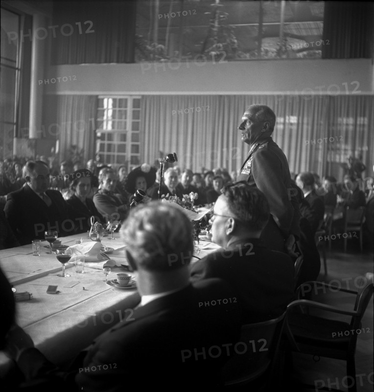 Field Marshal Montgomery in Zurich, 1949 .