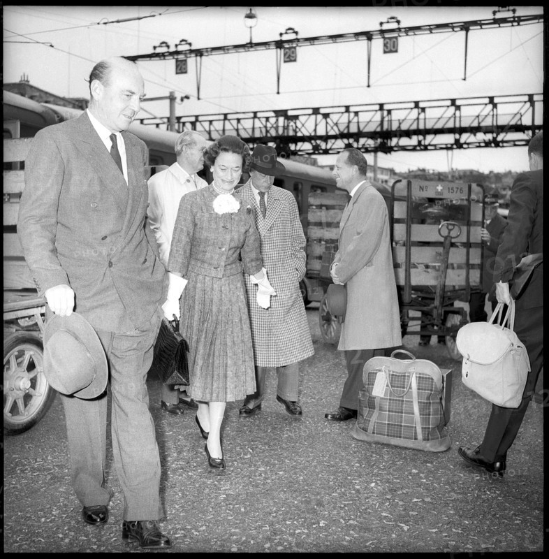 He signed the instrument of abdication on 10 December 1936, so he could get married to the two-time US divorcee Wallis Warfield, better known as Wallis Simpson on June 3thd 1937. George VI created his brother, the former king, Duke of Windsor..