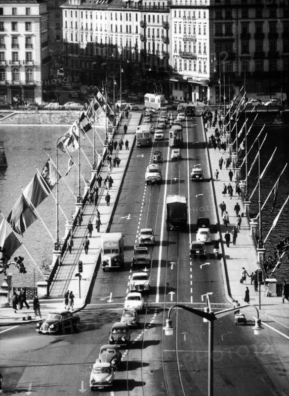 Flags on the Mont-Blanc bridge .
