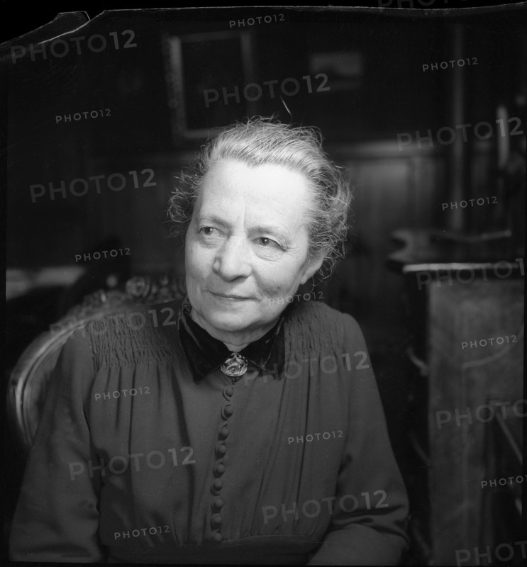 Rosa Kvºchler-Ming around 1942 .