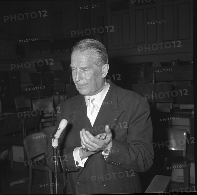 Maurice Chevalier in Zurich 1957 .
