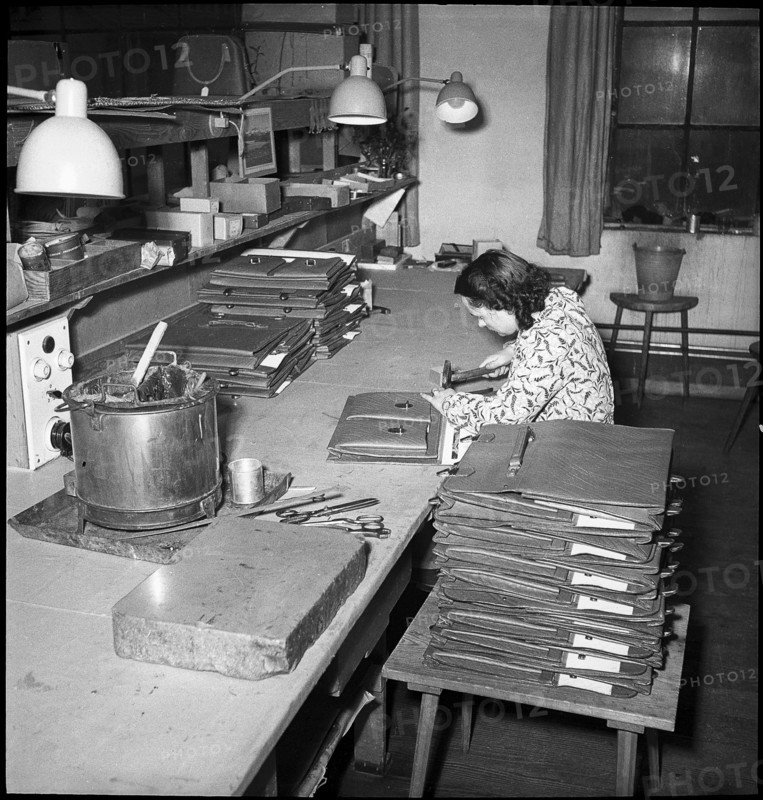 Leather goods manufacture Vogt Zurich, around 1955.