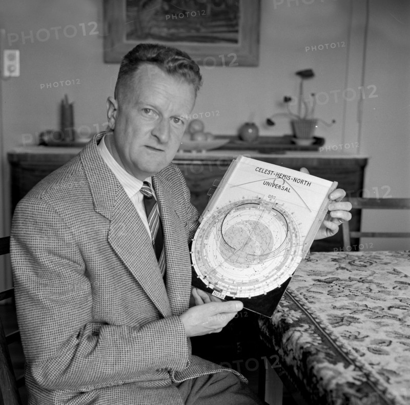 Xavier Theurillat, inventor of the astronomic slide rule; la Chaux-de-Fonds 1955 .