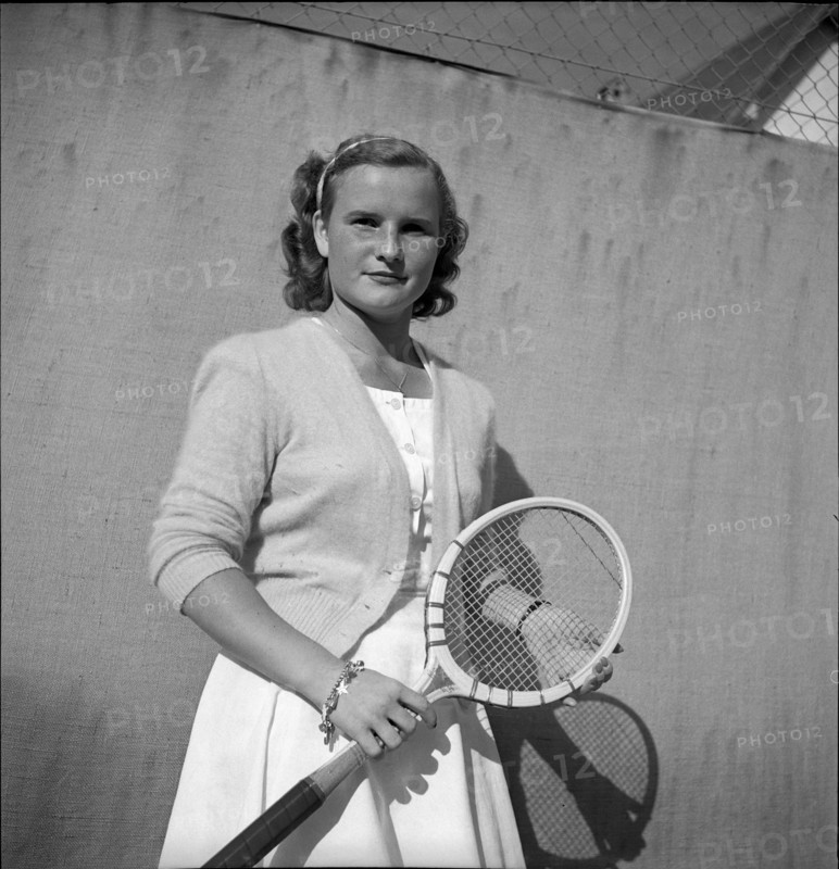 Tennis player Violette Alvensleben-Rigollet, 1949.