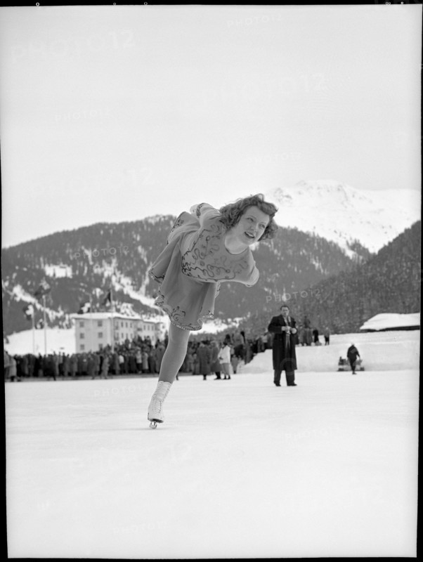 WCH 1953 Davos: U.S. ice skater Tenley Albright .