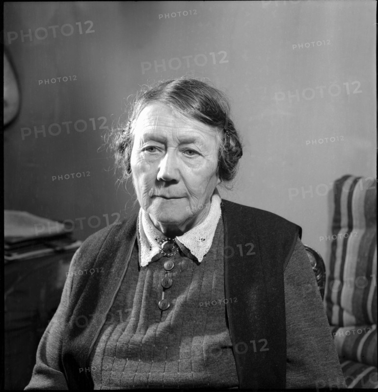 Maria La Roche, artist 1940 .
