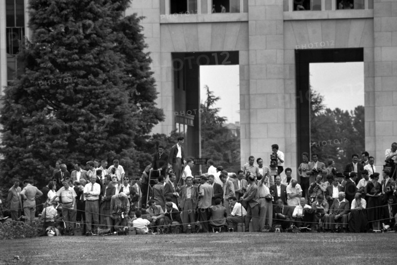 Geneva Summit 1955, photographers waiting for Bulganin, Eisenhower, Faure and Eden.
