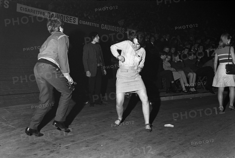 Fans at Rolling Stones concert at Hallenstadion, Zurich 1967 .