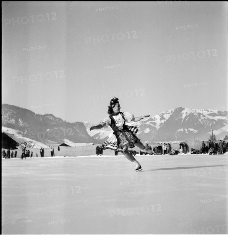 Annie Oetiker, figure skater