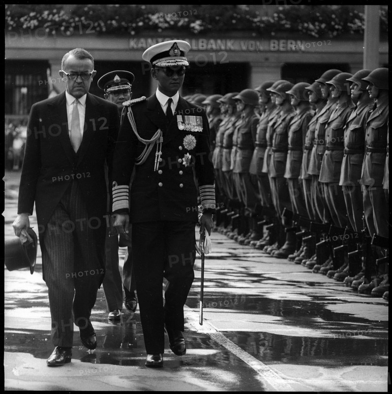 State visit of King Bhumibol of Thailand, Max Petitpierre (l), 1960