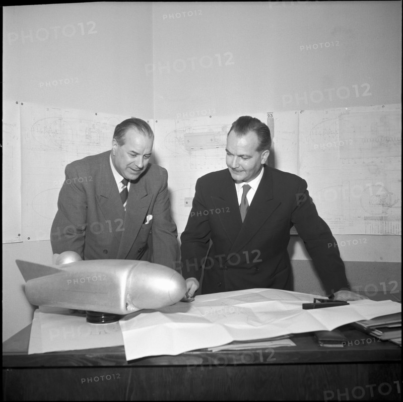 IH. brutscher and G. Andreoli with their Spitlight P300S