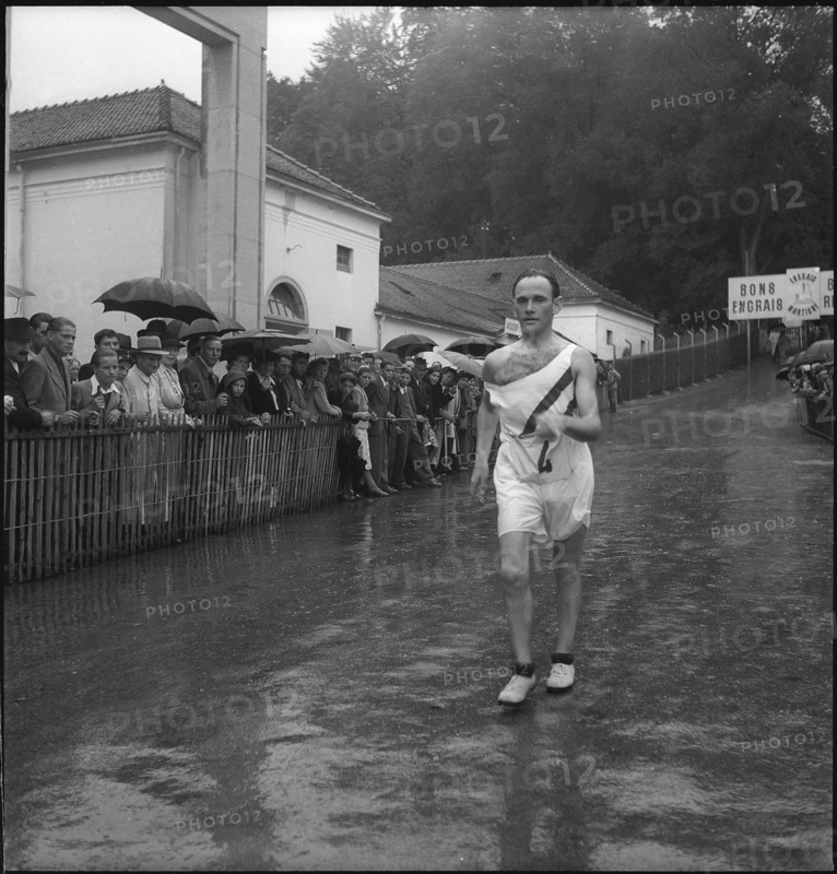 Gaston Godel become swiss champion in 50km walking, Lugano 1945