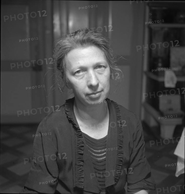 Emilie Briquet, artist around 1950