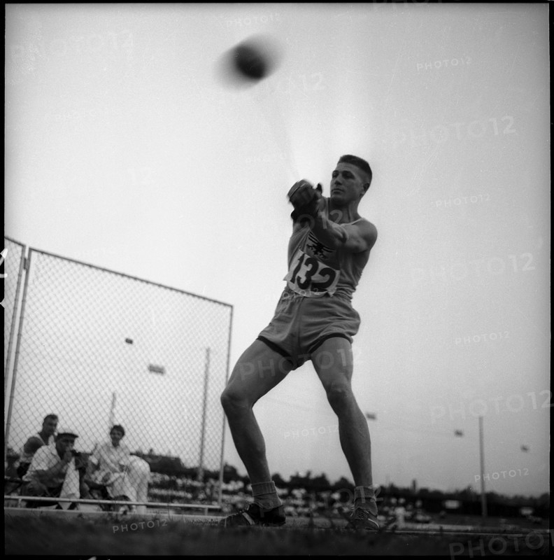 Swiss Athletics Championships 1959 Basle, final hammer: Jost wins