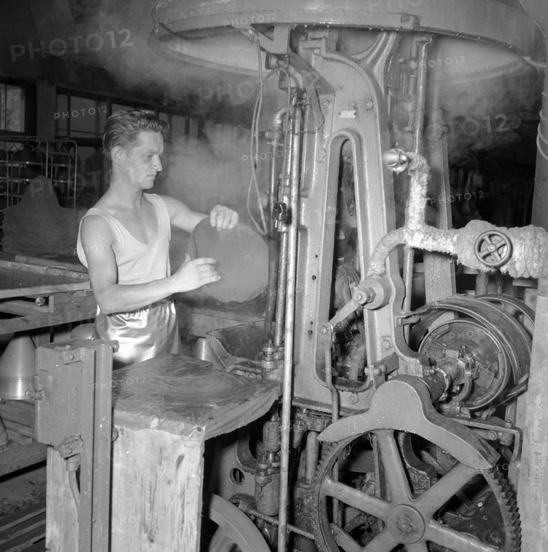 Hat factory, milliner supplier, La Moderna, Giubiasco, around 1955
