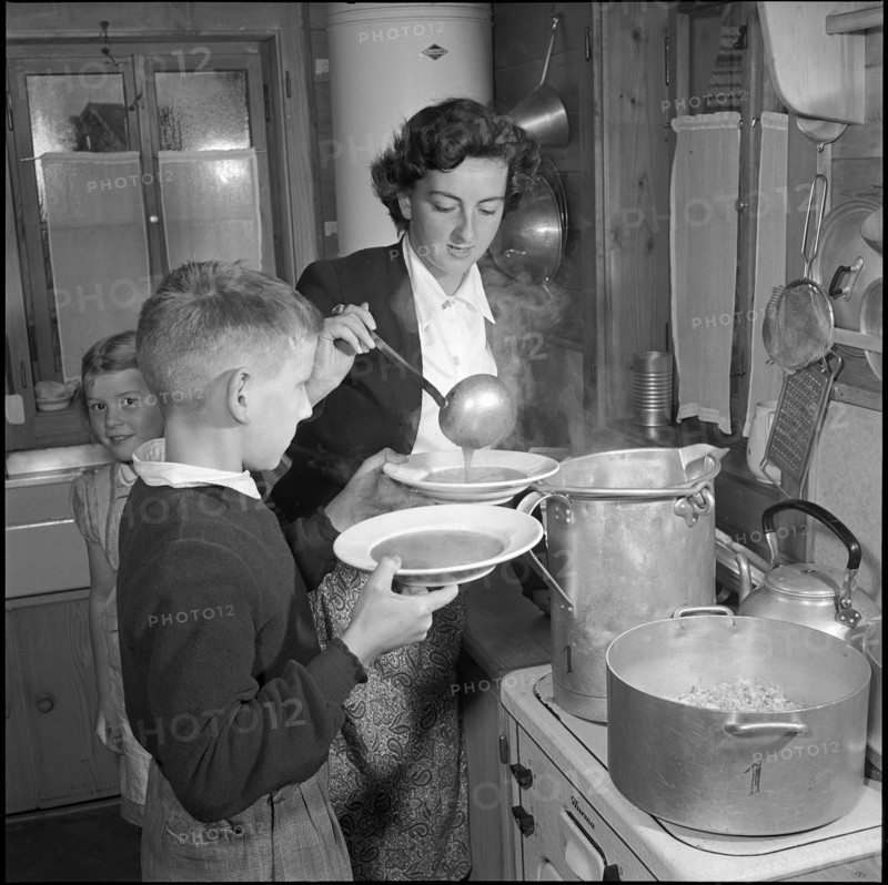 Jeannette Altwegg taking care of british war orphans at Pestalozzi Village, Trogen 1952