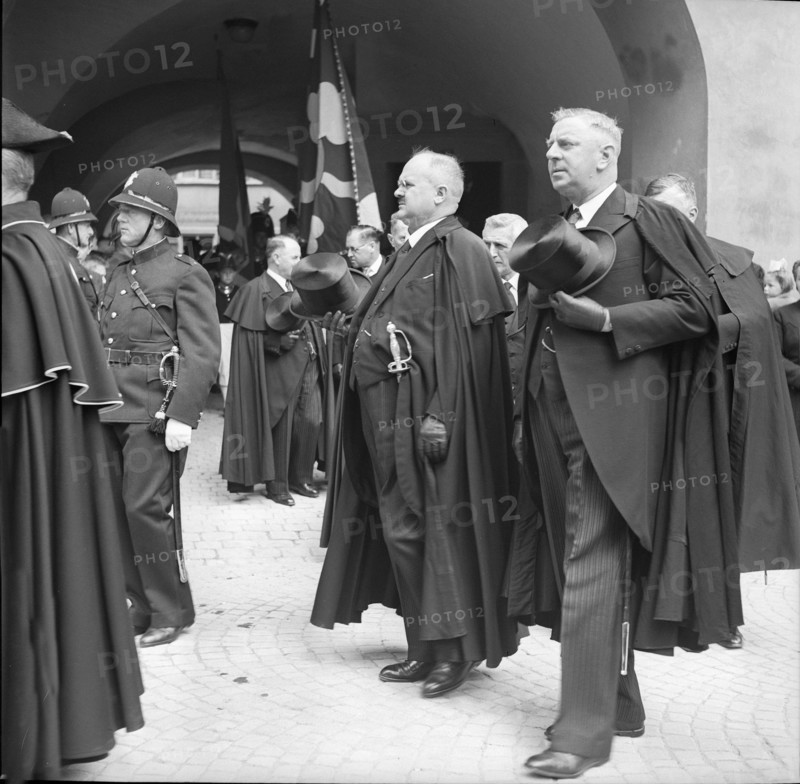 Chief magistrate Carl Rusch (with sword), Appenzell ca. 1943