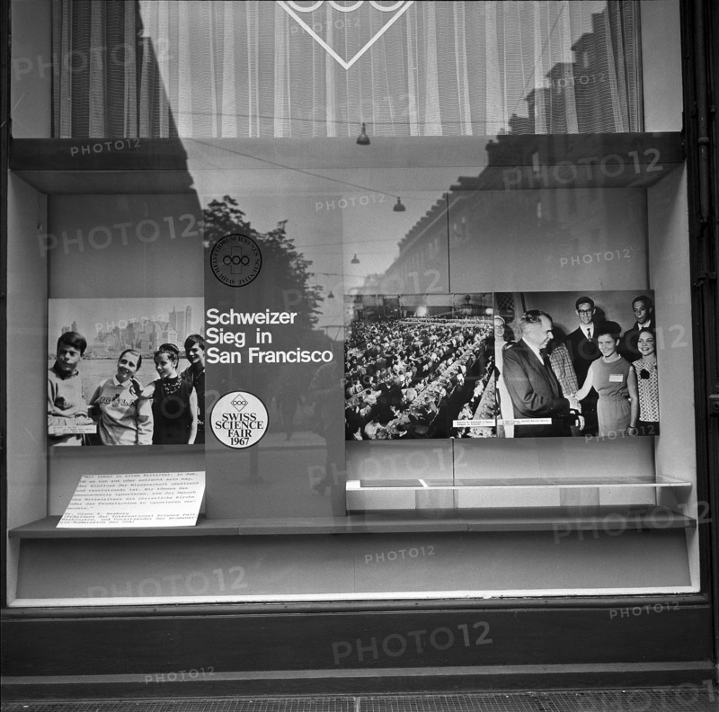 Shop window Ringier publisher: Swiss victory at the ""International Science Fair"", 1967.