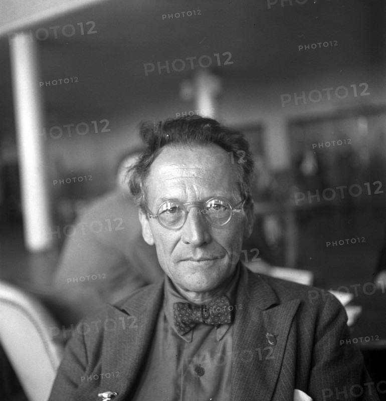 Prof. Dr. Erwin Schroedinger, Zurich 1946.