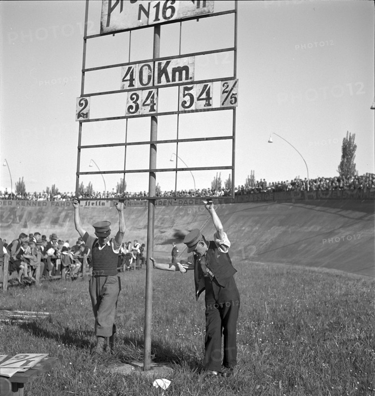 Trackrace in Zurich Oerlikon, roundabout 1938, Announcement board.